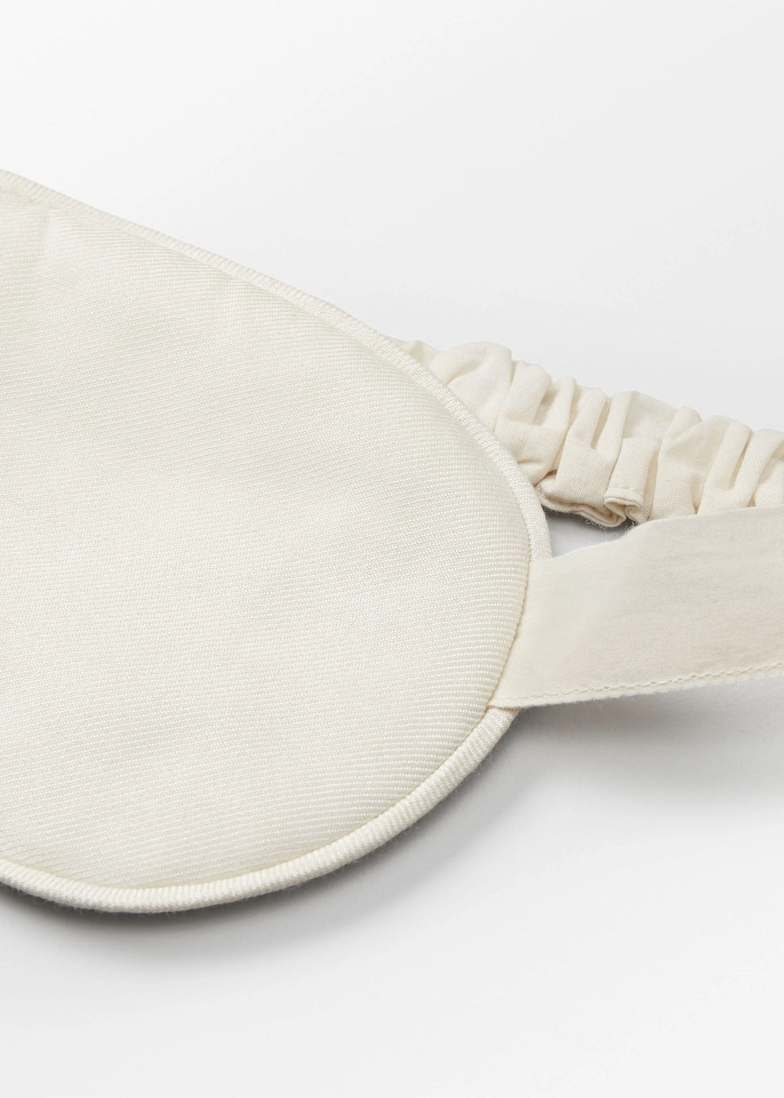 Creme hvid skønhedssovemaske i silke og bomuld fra Aiayu