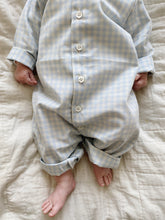 Indlæs billede til gallerivisning Klassisk pyjamasdragt i blå gingham
