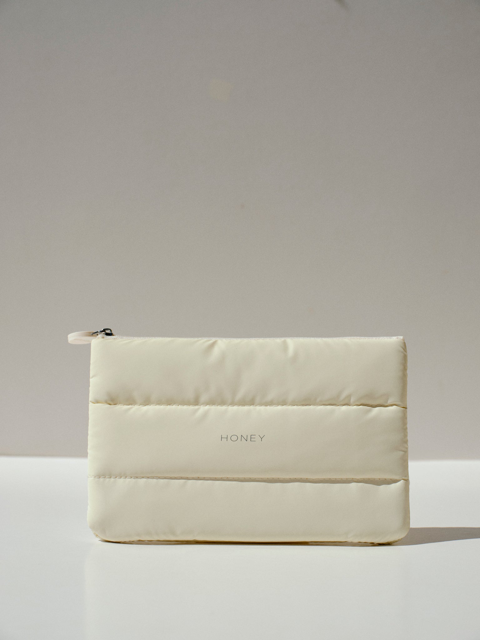 🎁 HONEY Beauty Pouch • The Daily Edition (100% off)