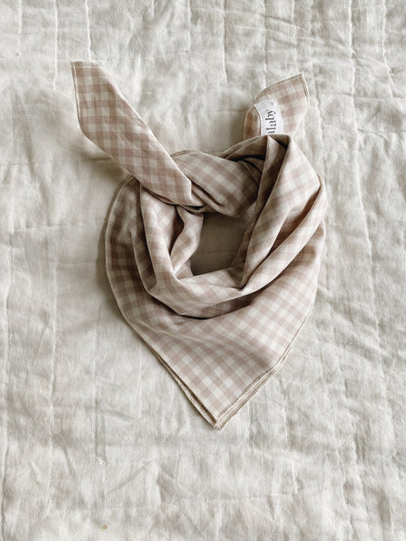 Eddie tørklæde i beige gingham