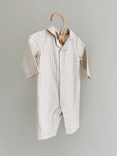 Indlæs billede til gallerivisning Klassisk pyjamasdragt i beige gingham
