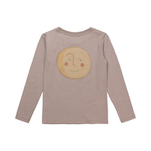 Indlæs billede til gallerivisning TTMH x Elemental Coloring • Langærmet T-shirt til børn med måne
